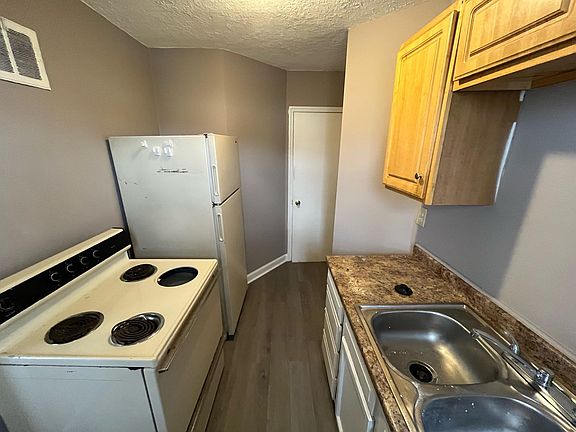 5th image of 1134 E 23rd Ave