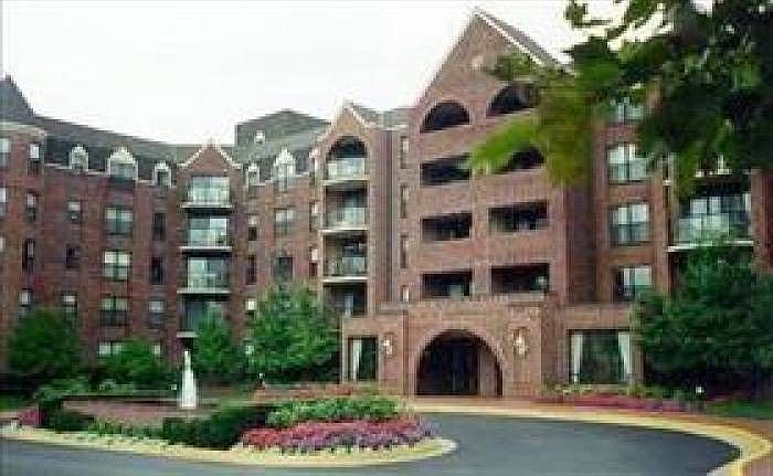 Astoria exterior