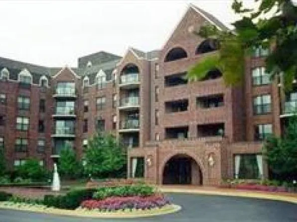 2100 Lee Hwy APT 111, Arlington, VA 22201