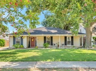 385 Longview Dr, Destrehan, LA 70047