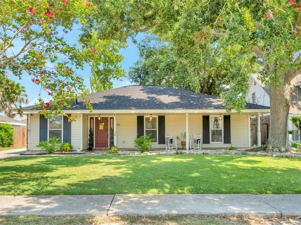 385 Longview Dr, Destrehan, LA 70047