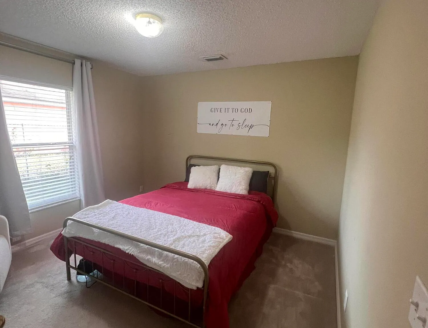 1 bed, 1.0 bath, 100 sqft, $1,000 — Photo 3