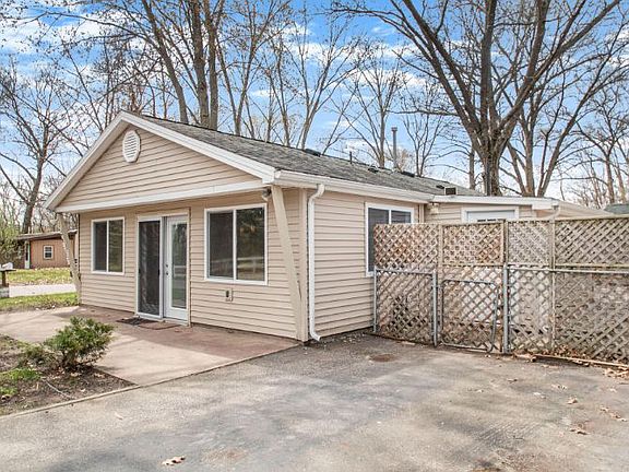 2nd image of 24985 Sandy Beach Dr