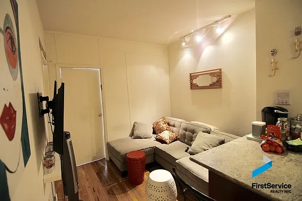 Rented by FirstService Realty (legacy) | media 26