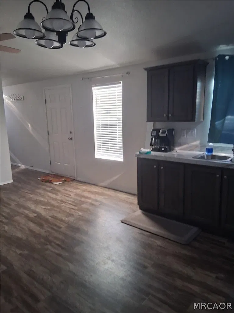 2 bed, 2.0 bath, 990 sqft, $1,800 — Photo 4