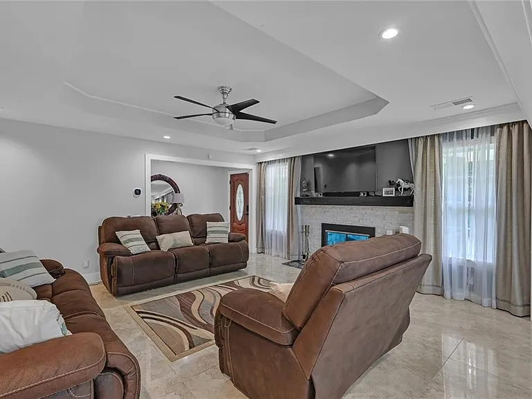 569 Garner Way NW — Photo 8