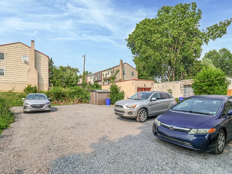 19 E Montgomery Ave #2 — Photo 4