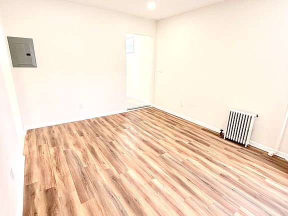 2nd image of 284 Kearny Ave APT 1