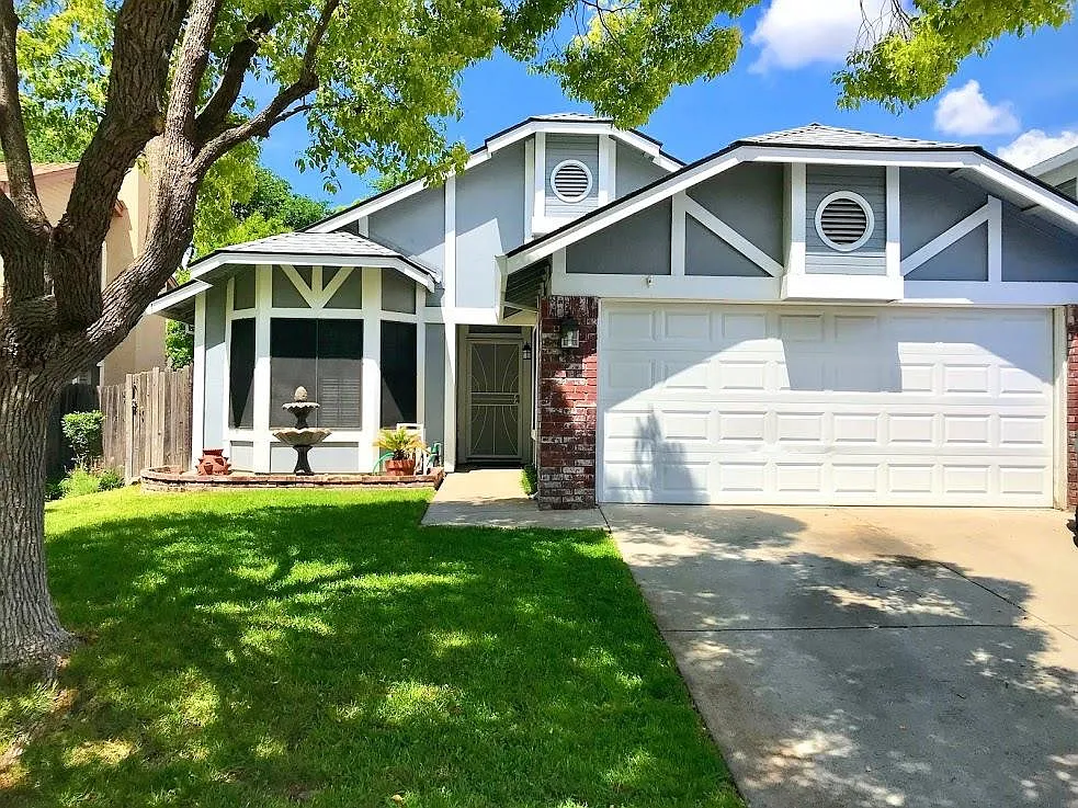 3467 Lowther Way photo 1