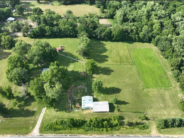 815 E Warren St, Bunker Hill, IL 62014