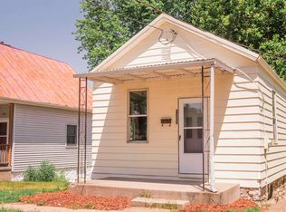 1322 N 11th St, Quincy, IL 62301