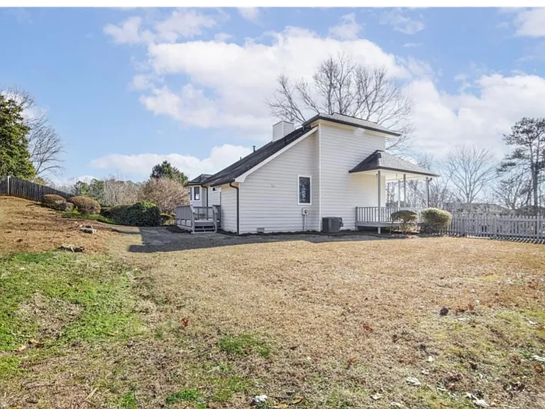 4485 Coventry Way NE — Photo 15
