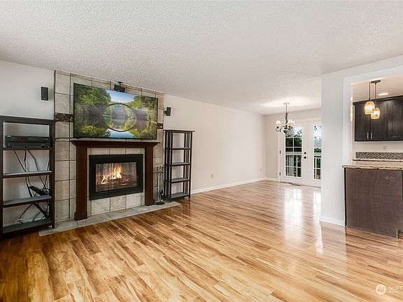 4th image of 516 189th Street Court E