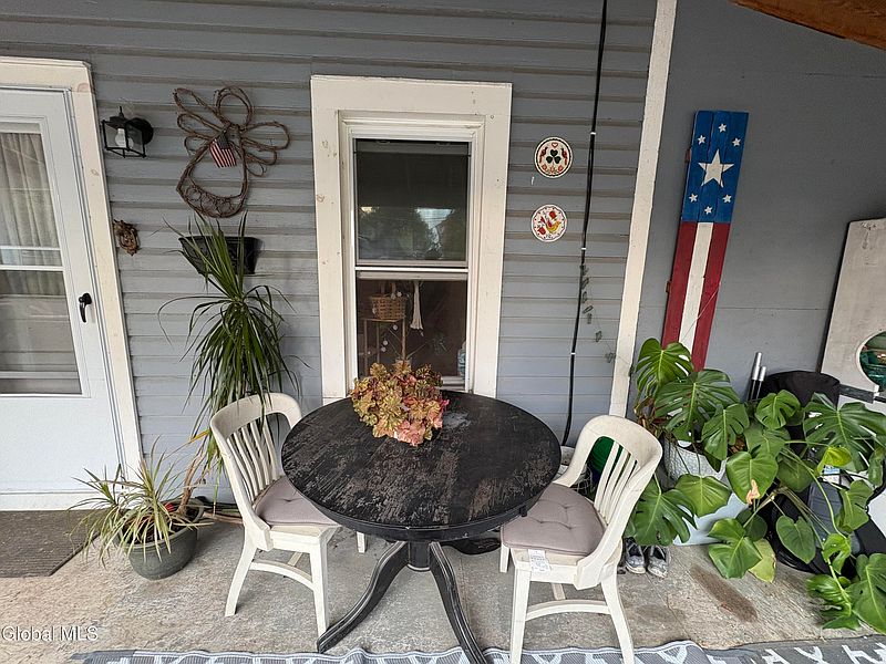 4th image of 43 Oak Street