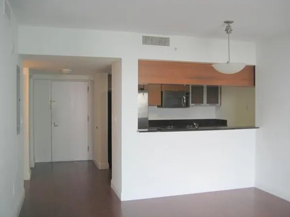 1800 N Bayshore Dr, Miami, FL