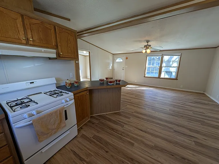 117 Cypress Rd — Photo 2