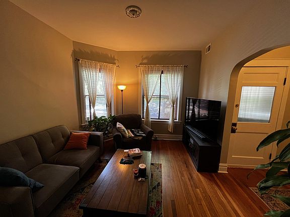 3rd image of 2937 N Albany Ave #1