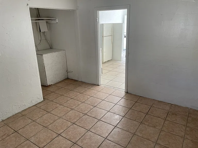 Highland Woods Apartments — Photo 9