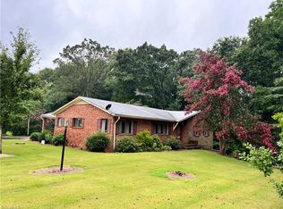 112 Daniels Dairy Dr, Statesville, NC 28625