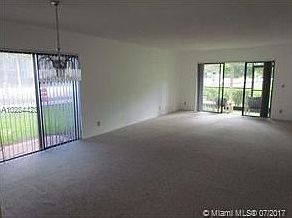 3rd image of 303 Lakeview Dr APT 101