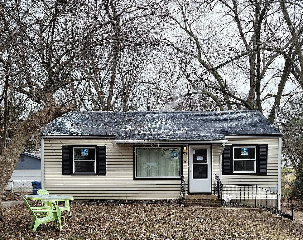 238 Williams Blvd photo 1