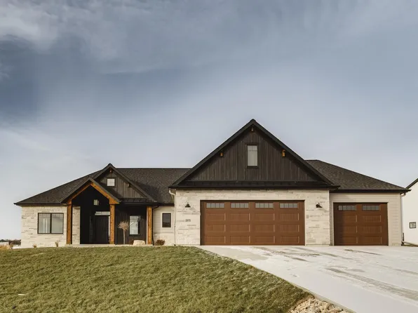 2875 Wildflower Ln SW, Rochester, MN 55902