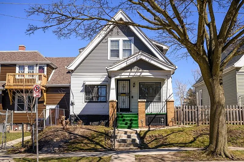 3282 North 16th STREET photo 1