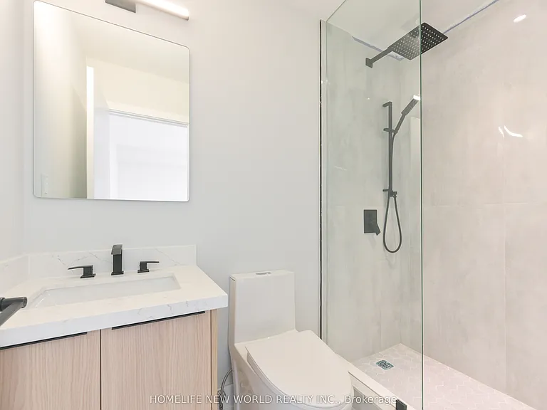 997 Dufferin St #UPPER — Photo 11