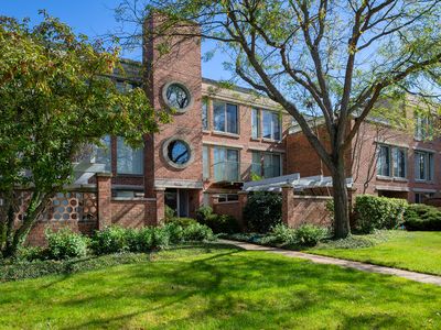 5040 Arbor Ln APT 303, Winnetka, IL, 60093