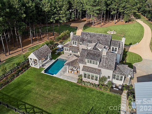 3rd image of 2269 New Gray Rock Rd