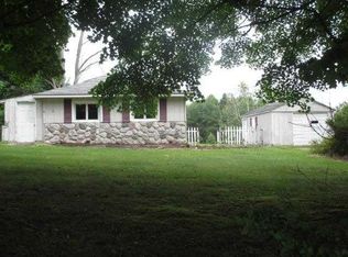 75 Hilltop Ln, Augusta, MI 49012