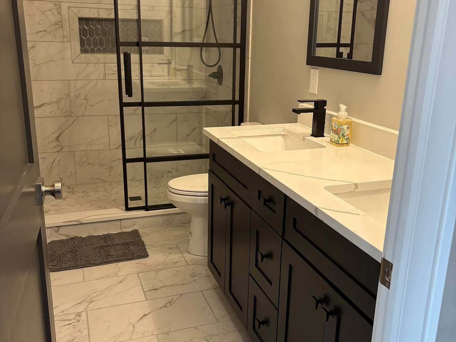 2 bed, 2.5 bath, 1900 sqft, $2,650 — Photo 4