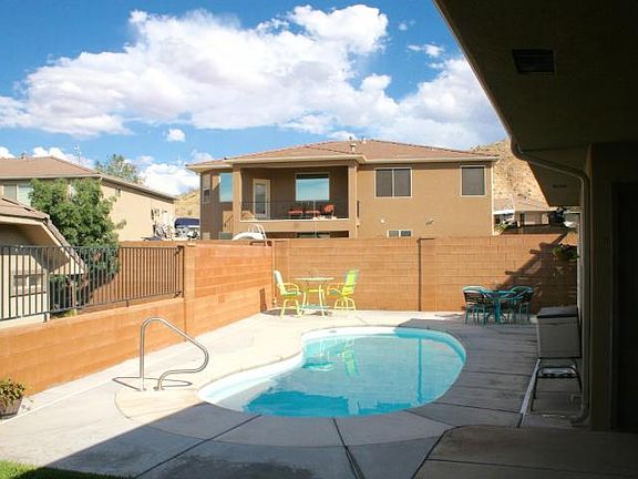 3rd image of 687 E Bear Claw Dr