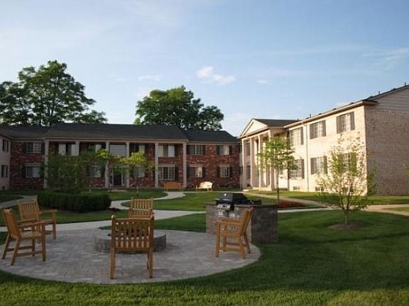 3rd image of 1340 Astor Ave APT 1812