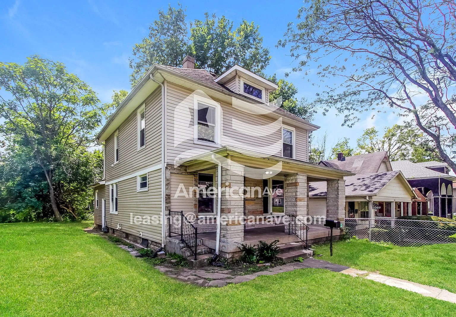 4 bed, 2.0 bath, 1834 sqft, $1,726 — Photo 2