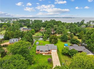 6 Twin Creek Rd, Poquoson, VA 23662