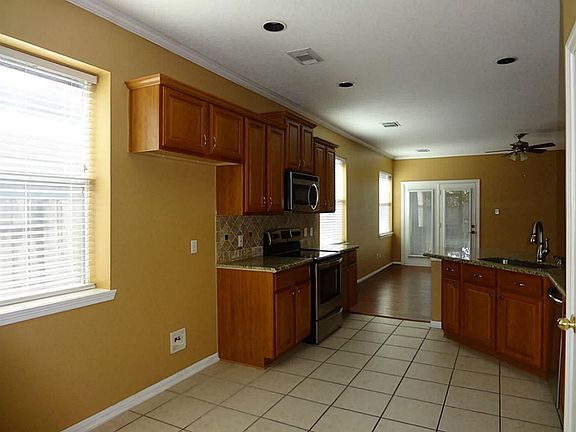 5th image of 12927 Tall Spruce Dr