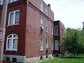 3838 Iowa Ave photo 1