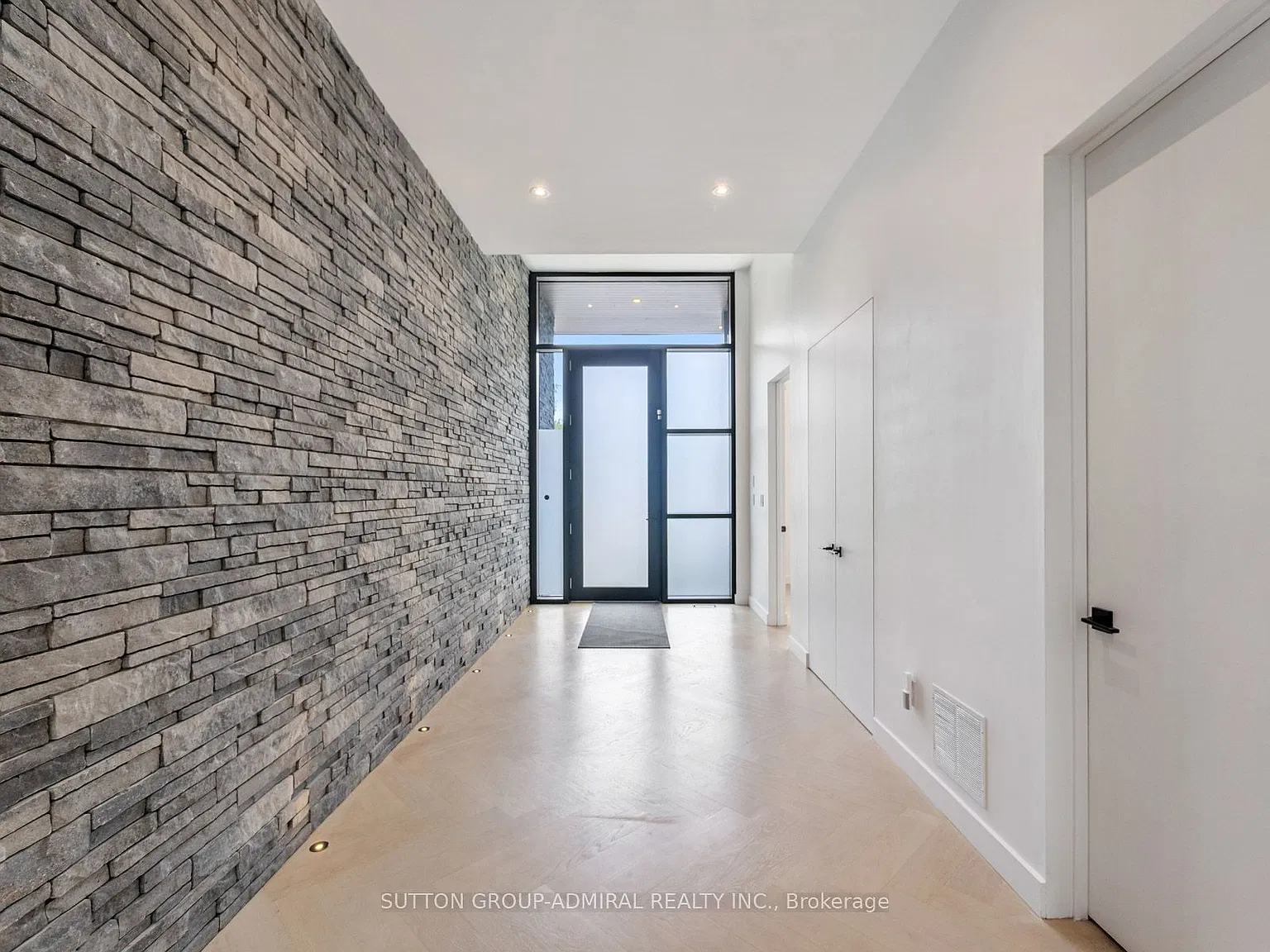 5 bed, $8,500 — Photo 4