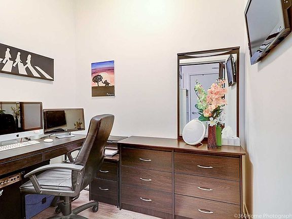 2nd image of 225 Sackville St #405