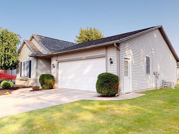 4th image of 151 Briarwood Cir