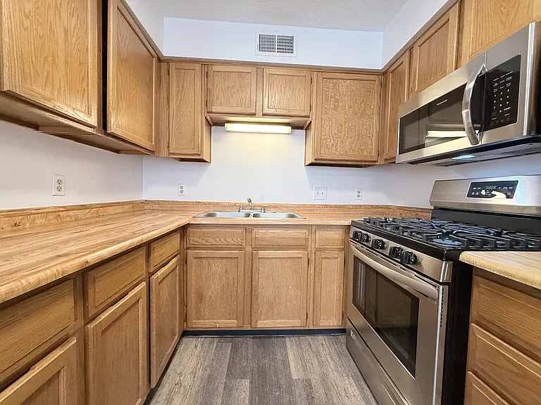 1021c20kitchcloser_06242026