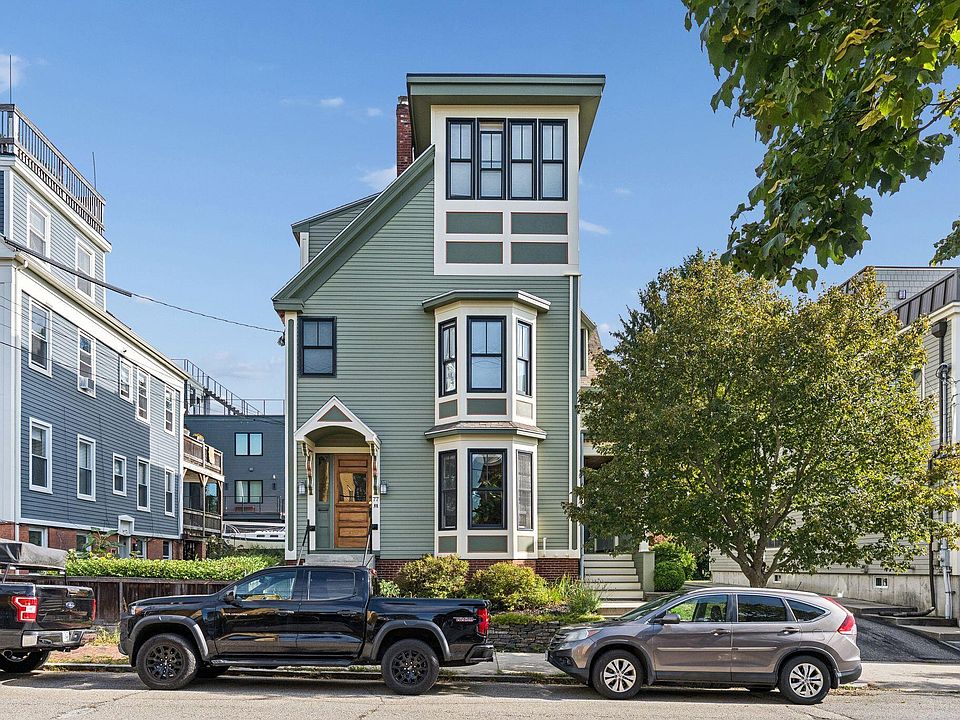 1st image of 75 St Lawrence Street #1