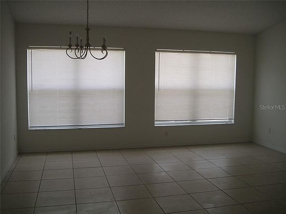 5th image of 844 Bloomingdale Dr