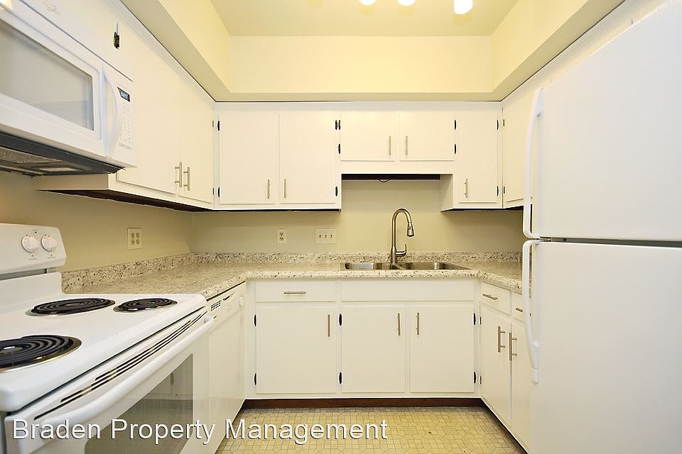 1st image of 503 Moseley Dr #A