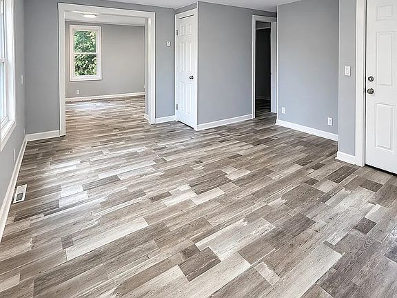 4th image of 96 Spring St #1