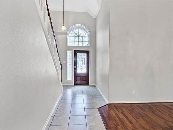 4th image of 2931 Auburn Falls Ln