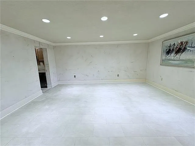 222 London Ave #110 — Photo 6