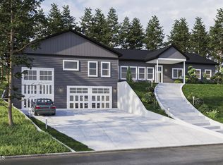 107 Blazing Saddle Ct, Pinehurst, ID 83850