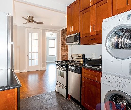 5th image of 336 E 18th St #D1'